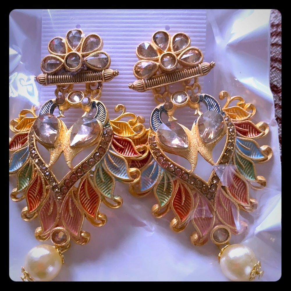 Weight less large ear hangings with pearl drop